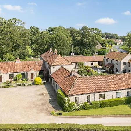 Pigeon Cote - Uk49958