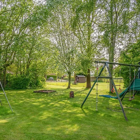 Pigeon Cote - Uk49958 * ピカリング